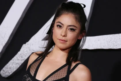 Rosa Salazar: Eine Schauspielerin mit beeindruckender Karriere