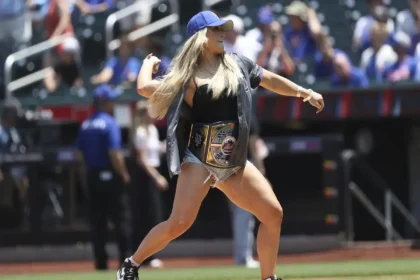Tiffany Stratton: WWE-Sensation Ihre Karriere, ihr und ihr Einfluss