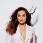Hayley Orrantia: Der vielseitige Star aus „The Goldbergs“