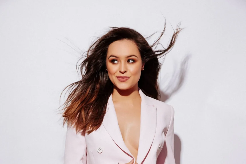 Hayley Orrantia: Der vielseitige Star aus „The Goldbergs“