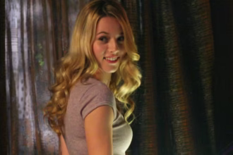 Alona Tal: vielseitige Schauspielerin und Sängerin im Rampenlicht