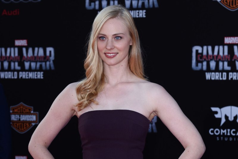 Deborah Ann Woll: Leben, Erfolge und interessante Fakten