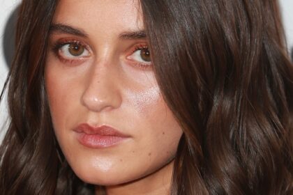 Anya Chalotra: britische Schauspielerin mit indischen Wurzeln