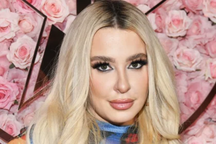 Tana Mongeau: Beziehungen und ihr Weg zur Medienmarke